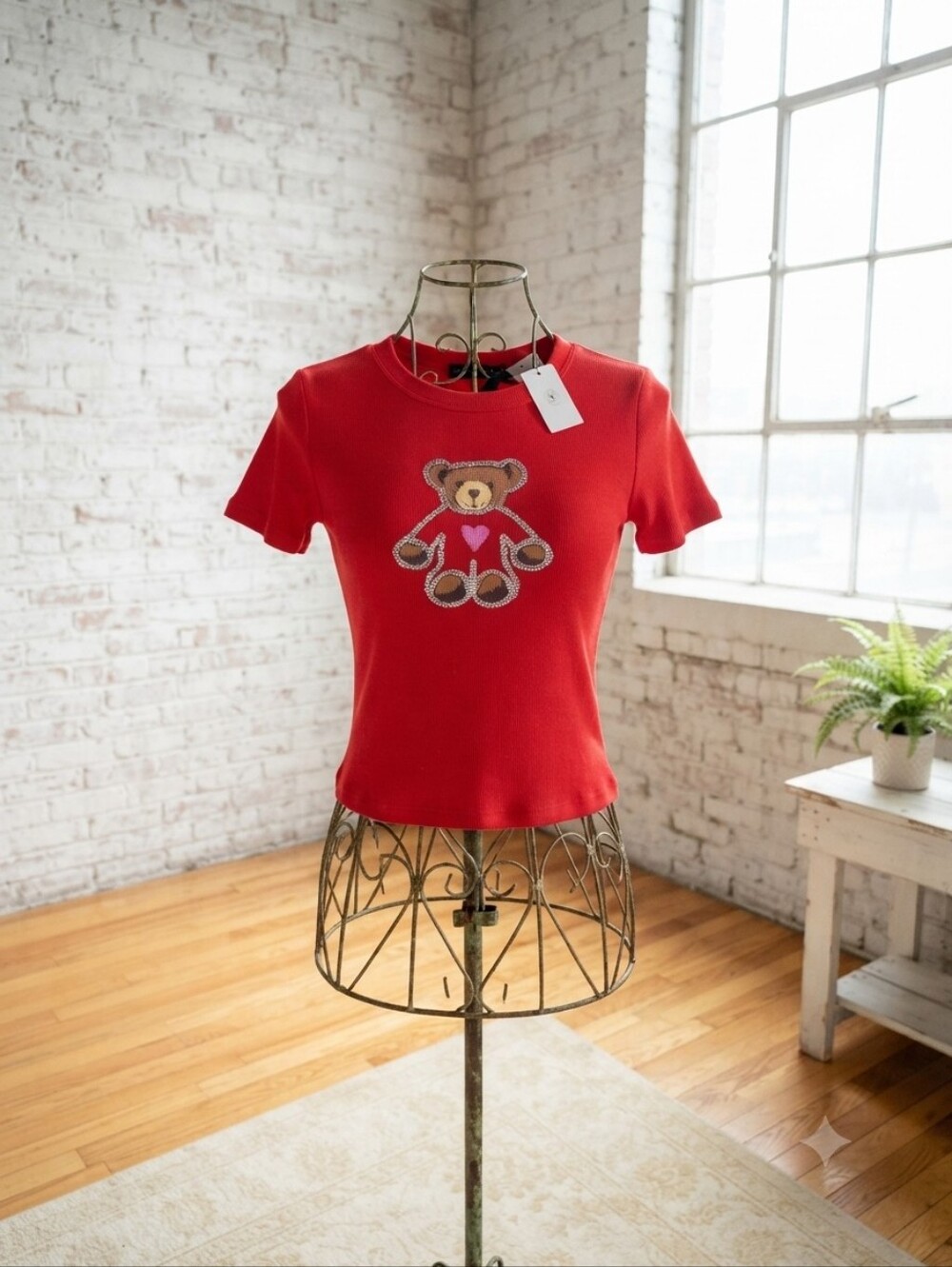 Forever 21 Red Short-Sleeve Teddy Heart Graphic Tee